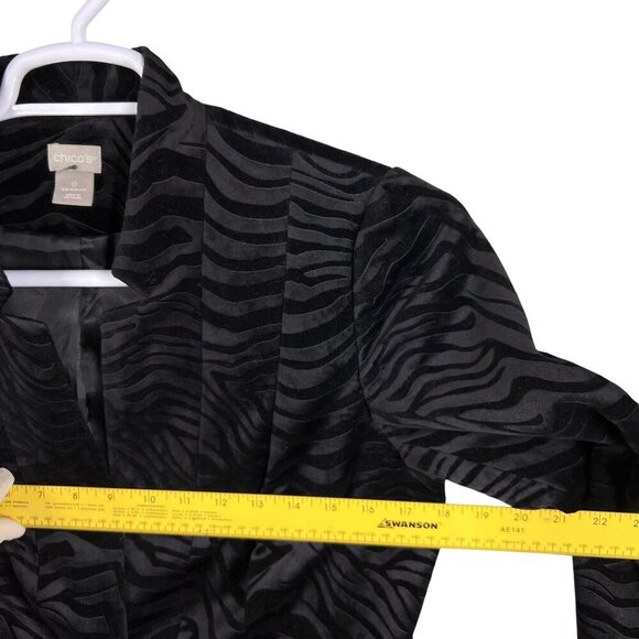 Chicos Women 4/6 Black Velvet Animal Burnout Blazer Long Jacket Witchy Fairygoth - Picture 11 of 16